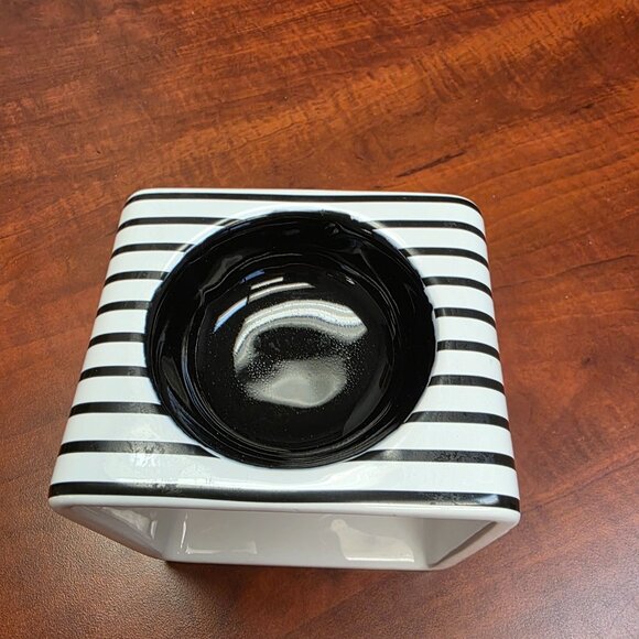 PartyLite Monochrome Pinstripe Fragrance Warmer - Picture 2 of 9
